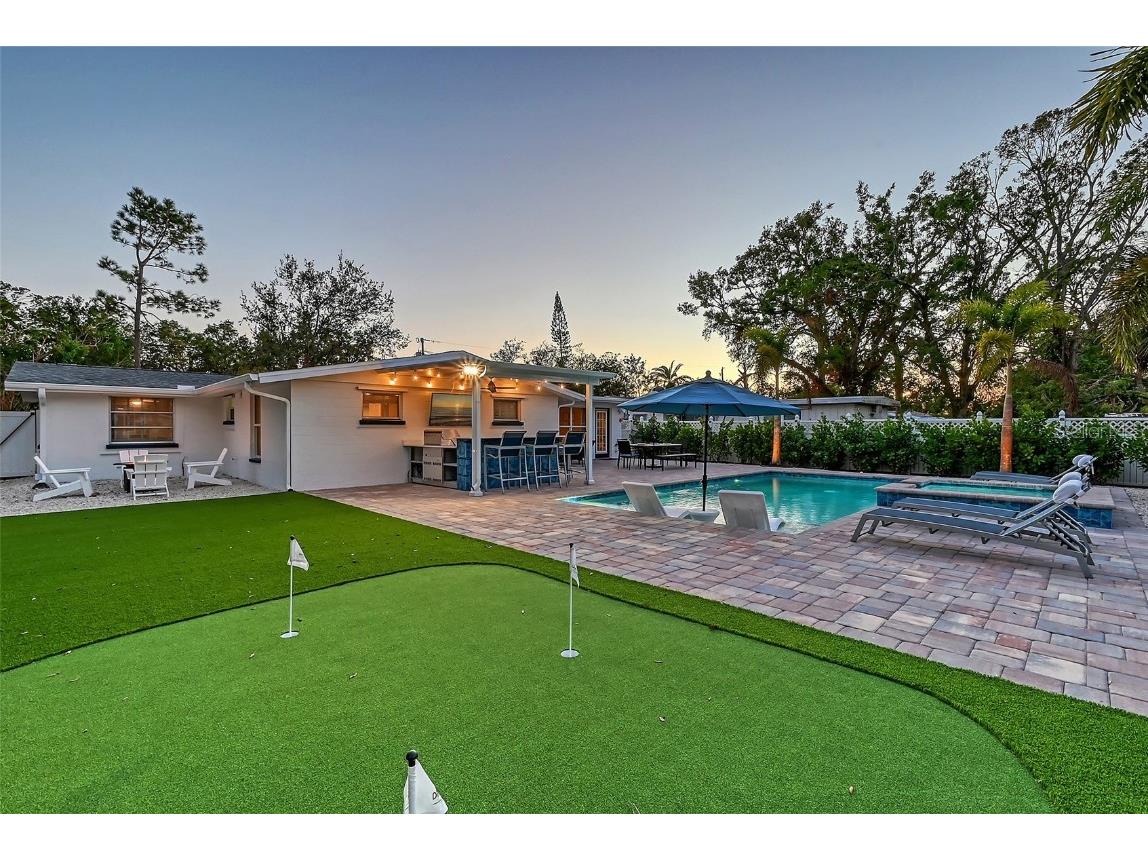 2365 Bay Street Sarasota FL 34237 A4631876 image52