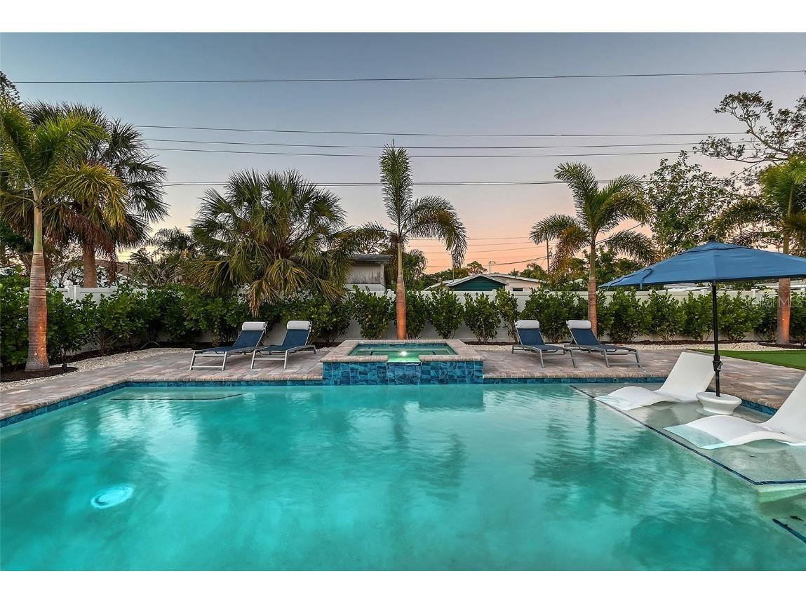 2365 Bay Street Sarasota FL 34237 A4631876 image53