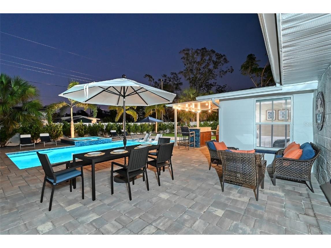 2365 Bay Street Sarasota FL 34237 A4631876 image61