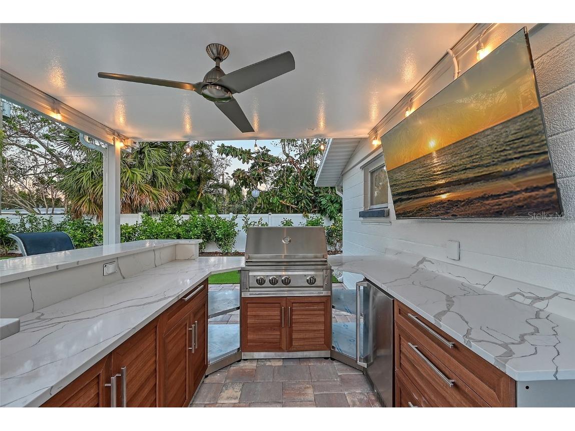 2365 Bay Street Sarasota FL 34237 A4631876 image63