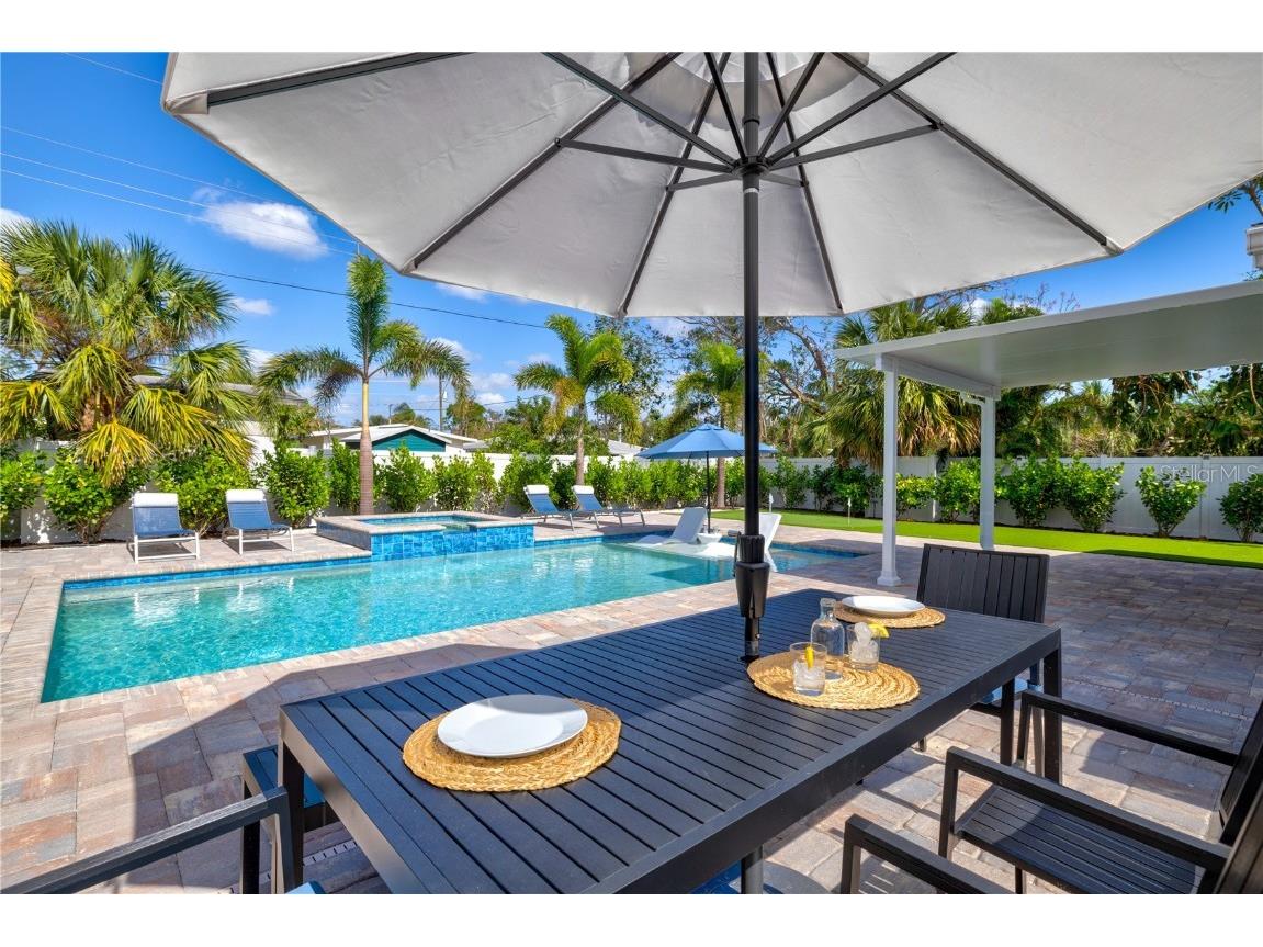 2365 Bay Street Sarasota FL 34237 A4631876 image7