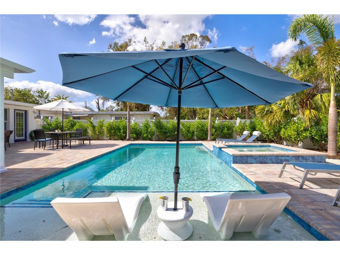 2365 Bay Street Sarasota FL 34237 A4631876 image8