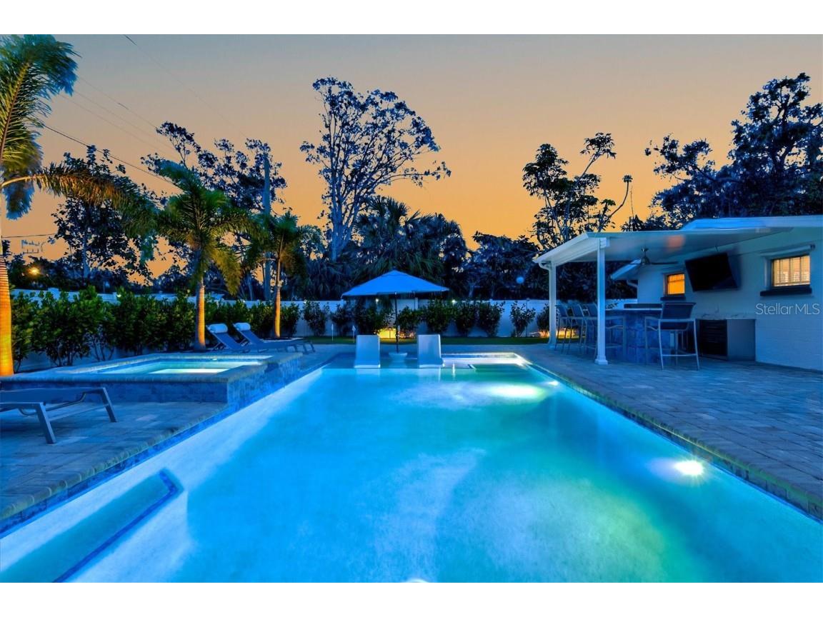 2365 Bay Street Sarasota FL 34237 A4631876 image84