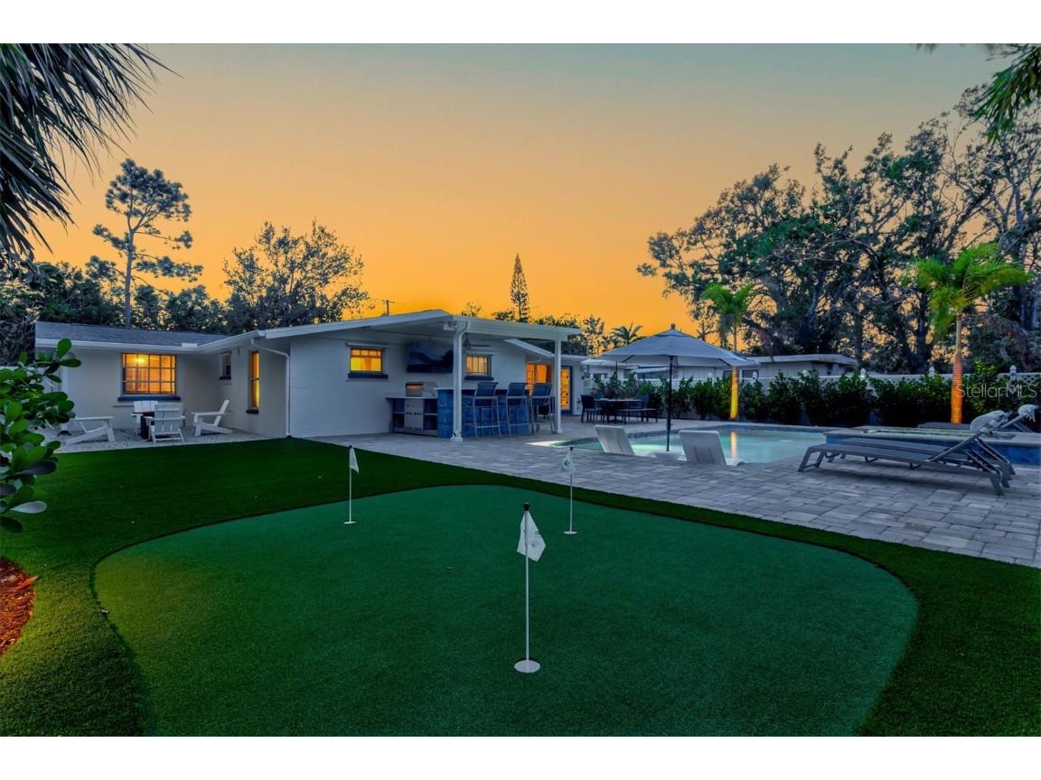 2365 Bay Street Sarasota FL 34237 A4631876 image85