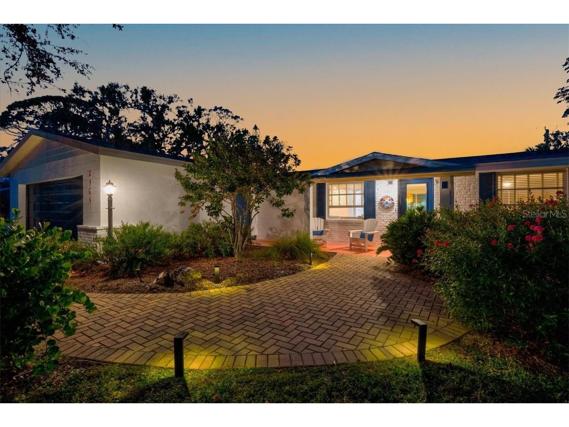 2365 Bay Street Sarasota FL 34237 A4631876 image92