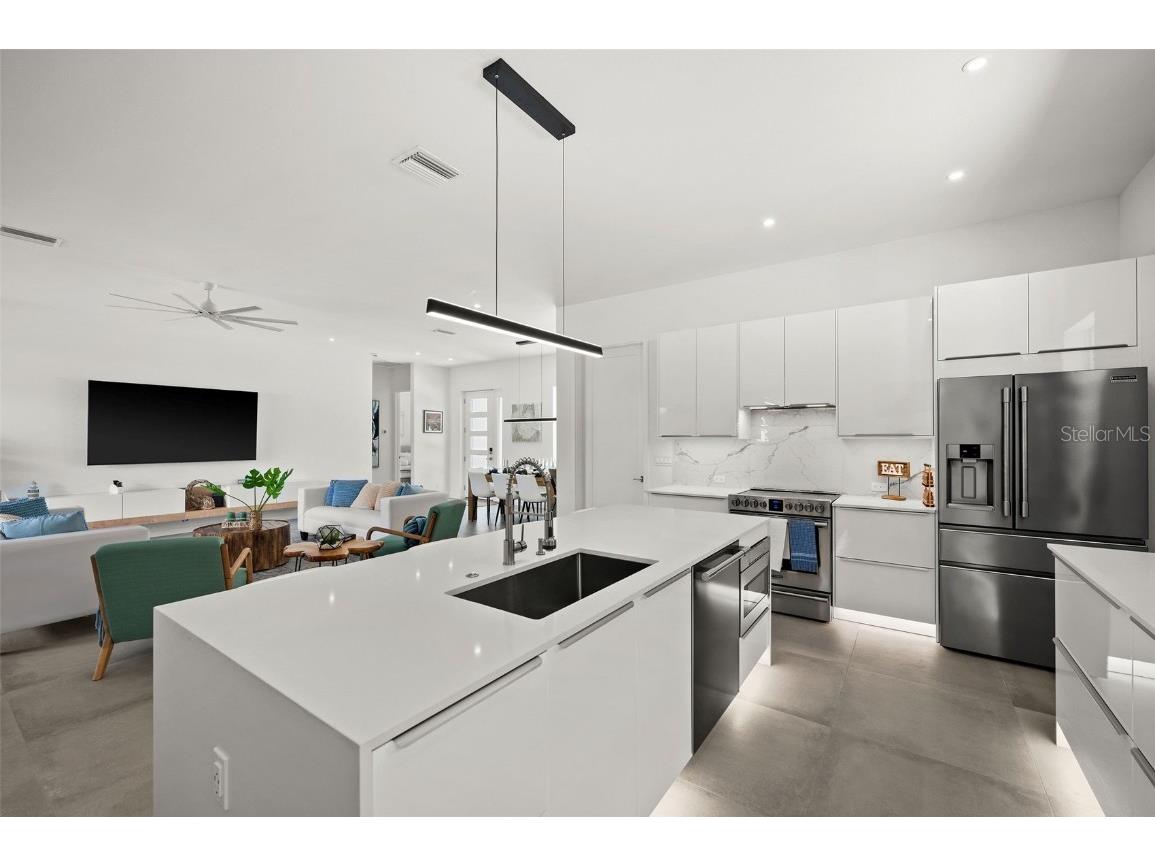 2365 Waldemere Street Sarasota FL 34239 A4654509 image12