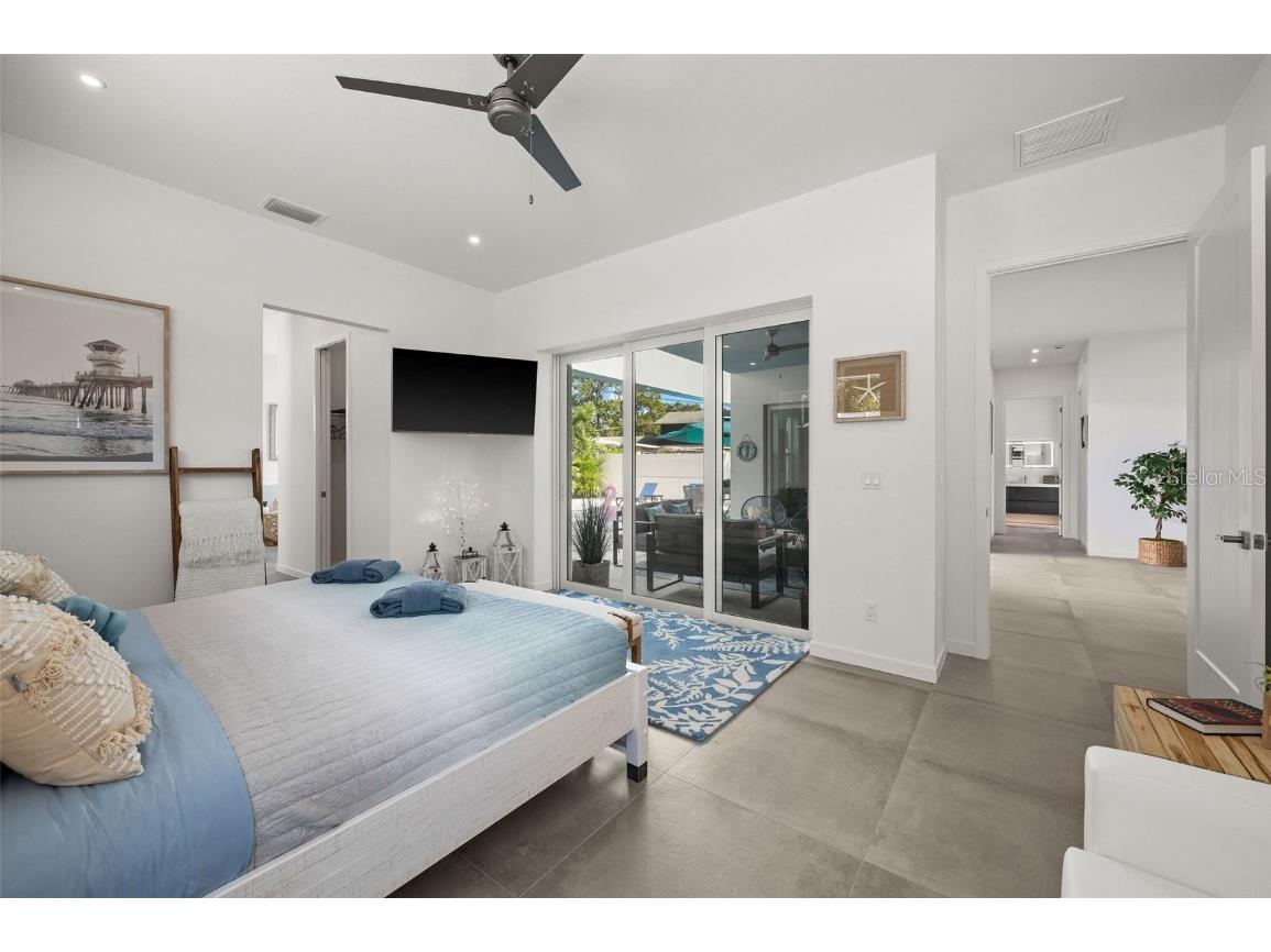 2365 Waldemere Street Sarasota FL 34239 A4654509 image17