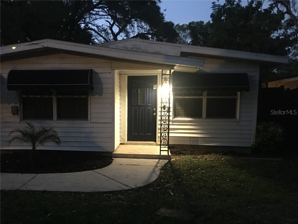 2369 Browning Street Sarasota FL 34237 A4572165 image1