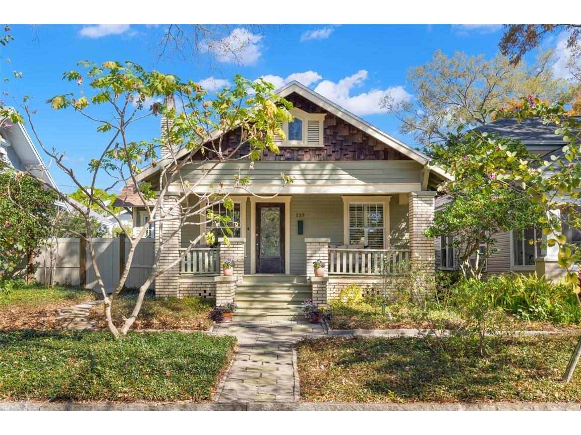 237 13th Avenue NE Saint Petersburg FL 33701 U8232594 image1