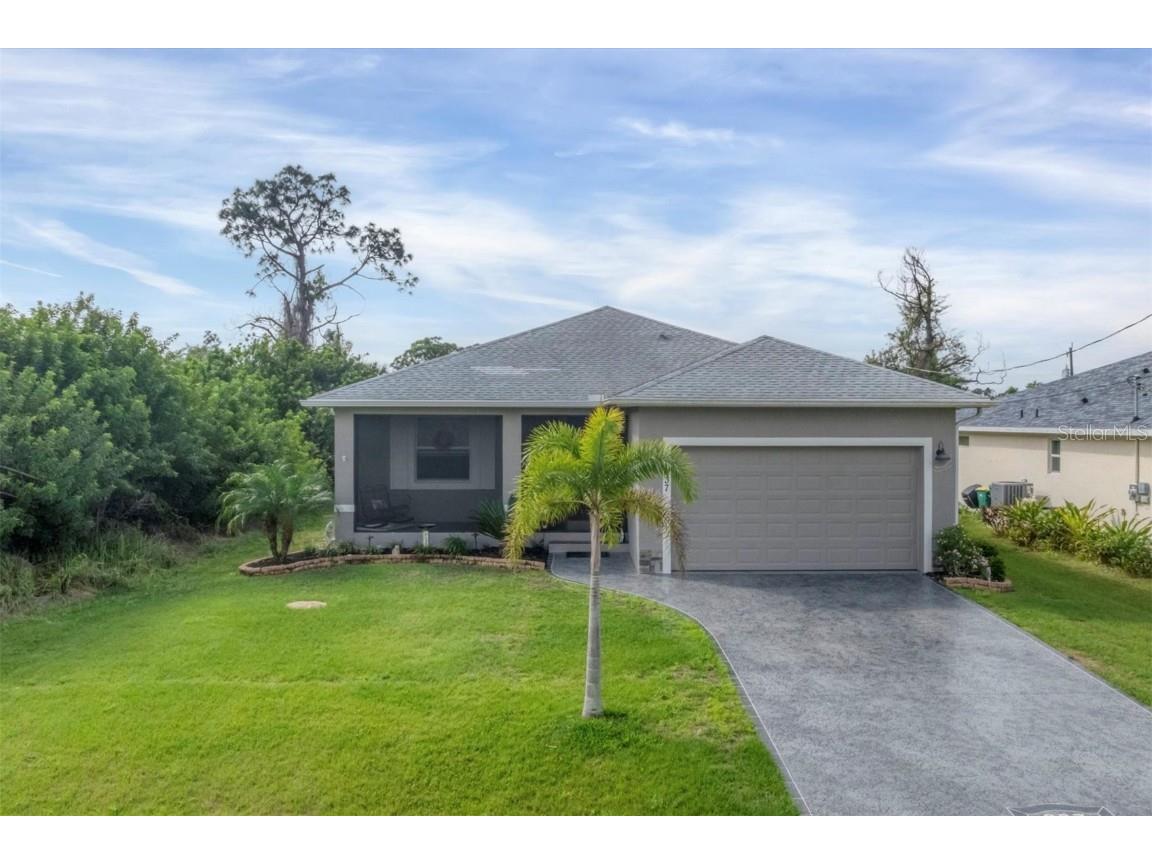 237 Baytree Drive Rotonda West FL 33947 D6135509 image1