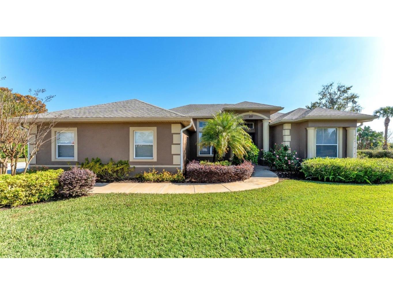 237 Kent Court Haines City FL 33844 - LAKE PIERCE L4956771 image1