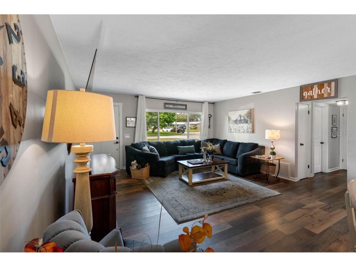 237 Mineola Drive E Belleair Bluffs FL 33770 TB8427619 image10