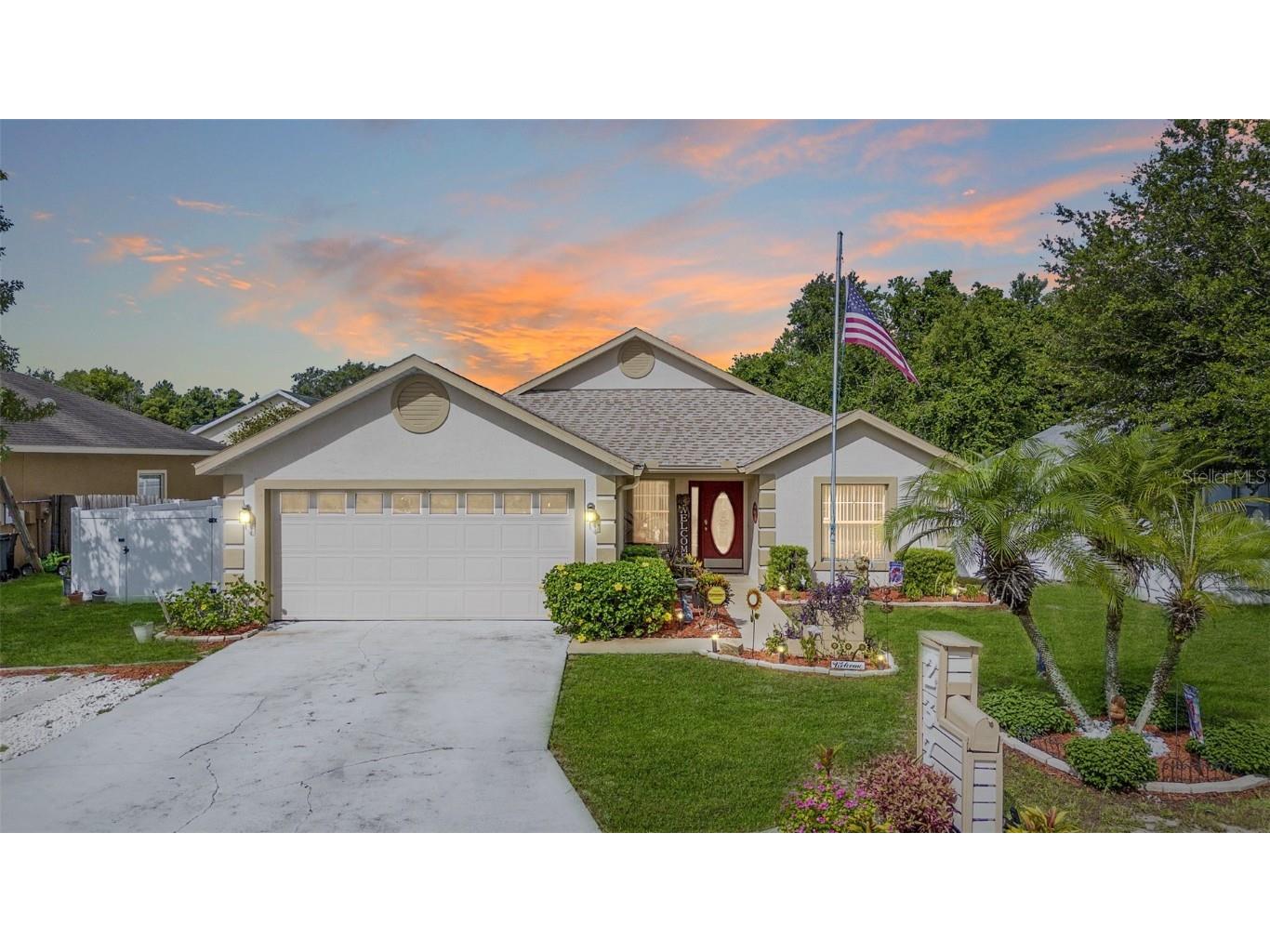 237 Oak Chase Place Davenport FL 33896 P4935344 image1