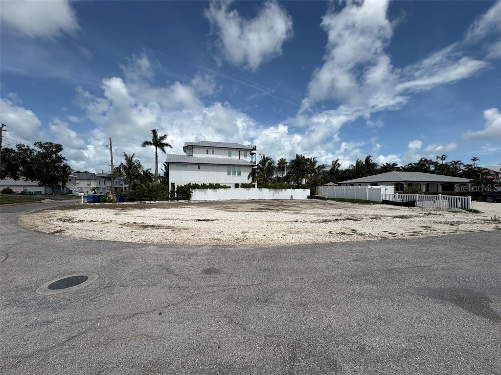 237 S Harbor Drive Holmes Beach FL 34217 TB8442090 image2