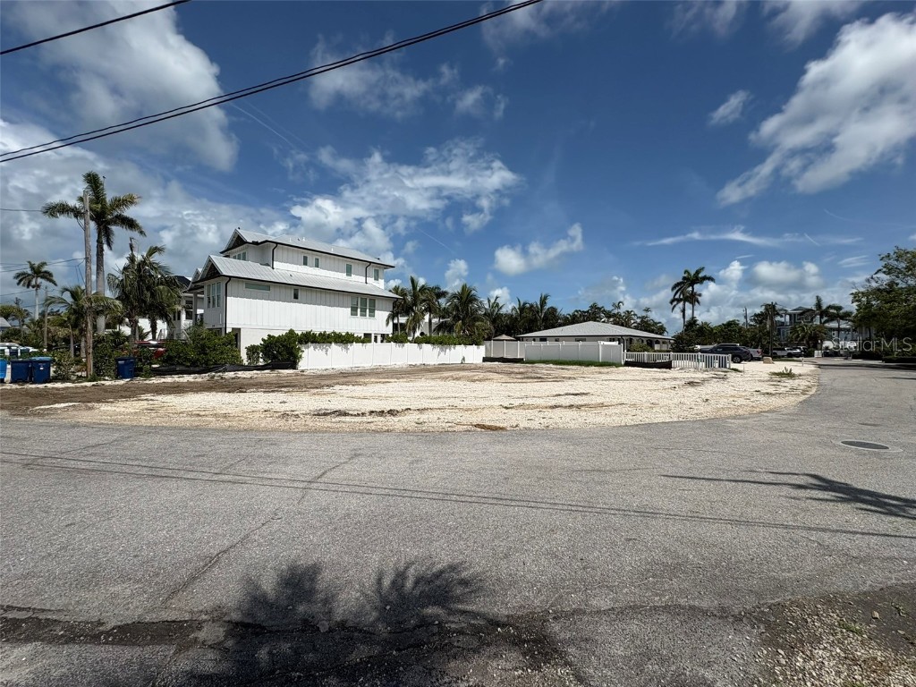 237 S Harbor Drive Holmes Beach FL 34217 TB8442090 image3