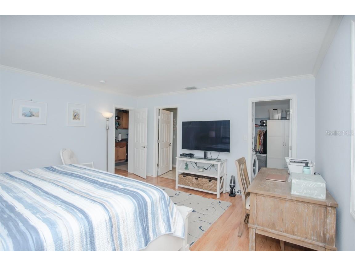 237 Seahorse Drive SE #H Saint Petersburg FL 33705 TB8443696 image15