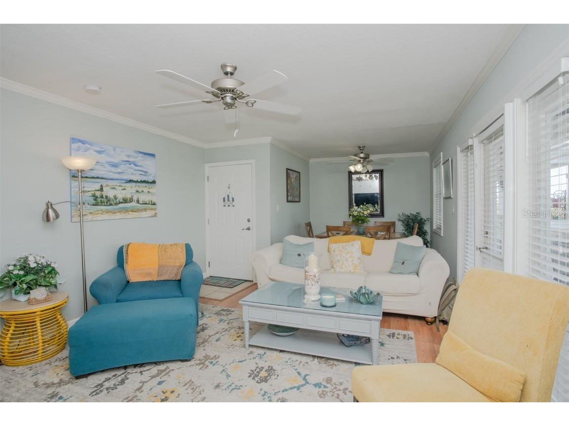 237 Seahorse Drive SE #H Saint Petersburg FL 33705 TB8443696 image3