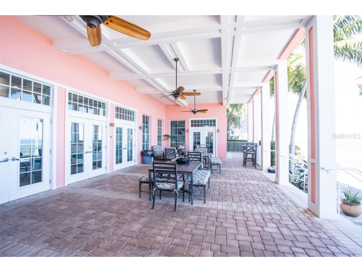 237 Seahorse Drive SE #H Saint Petersburg FL 33705 TB8443696 image32