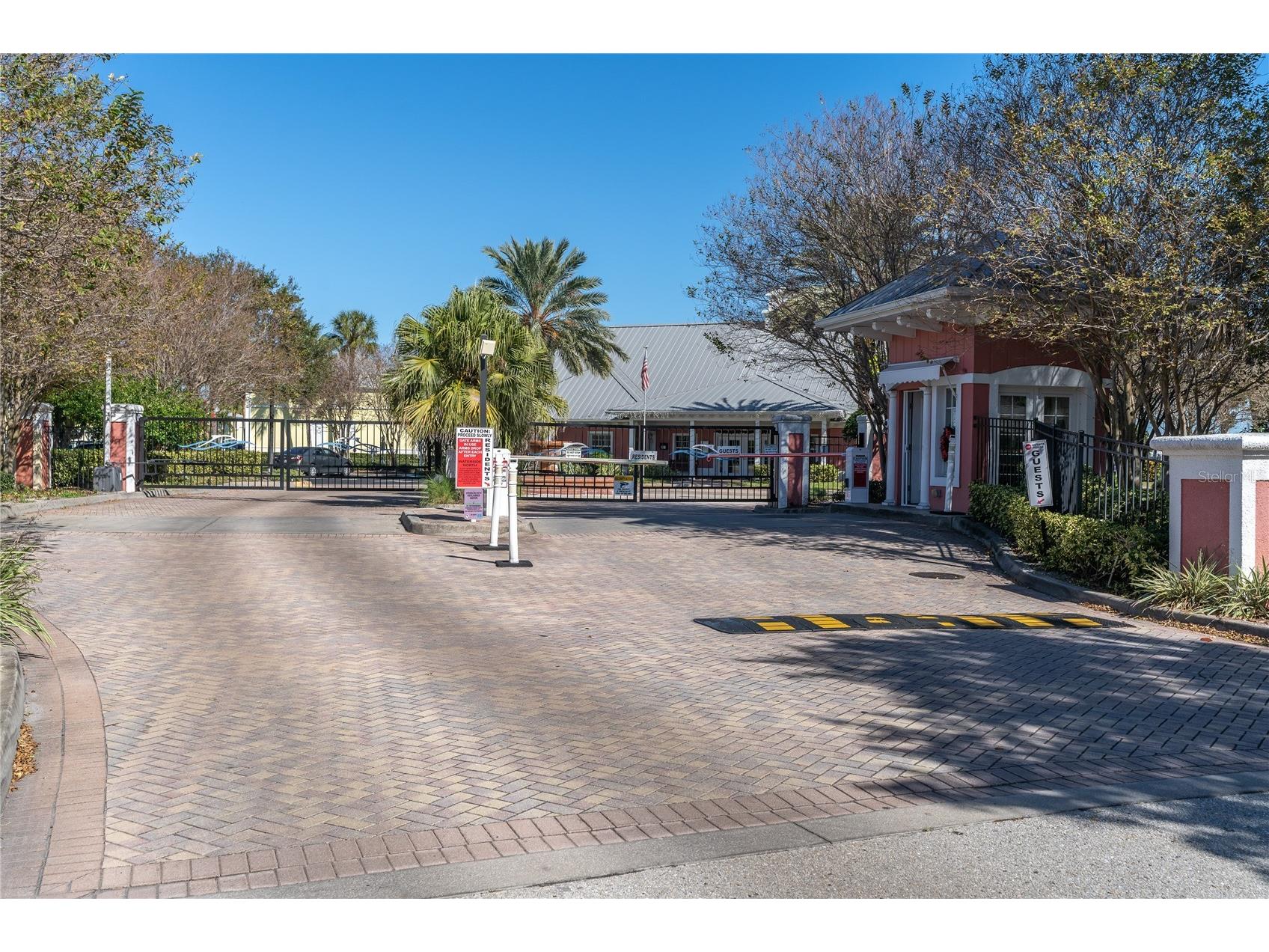 237 Seahorse Drive SE #H Saint Petersburg FL 33705 TB8527911 image2
