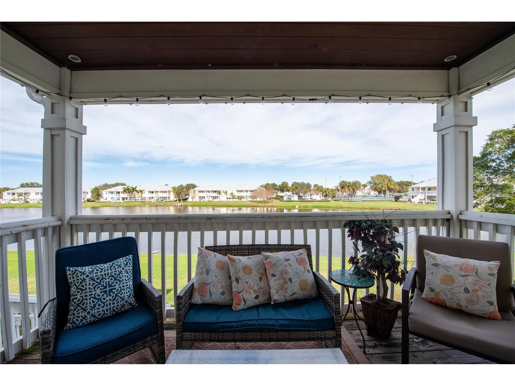 237 Seahorse Drive SE #H Saint Petersburg FL 33705 TB8527911 image21