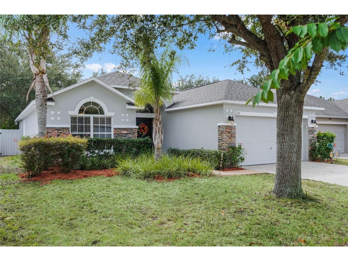 237 Tres Reyes Groveland FL 34736 O6154856 image1