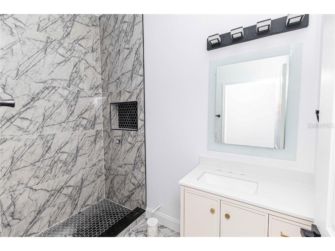 2370 Cr 423 #LOT 16 Lake Panasoffkee FL 33538 G5100066 image9