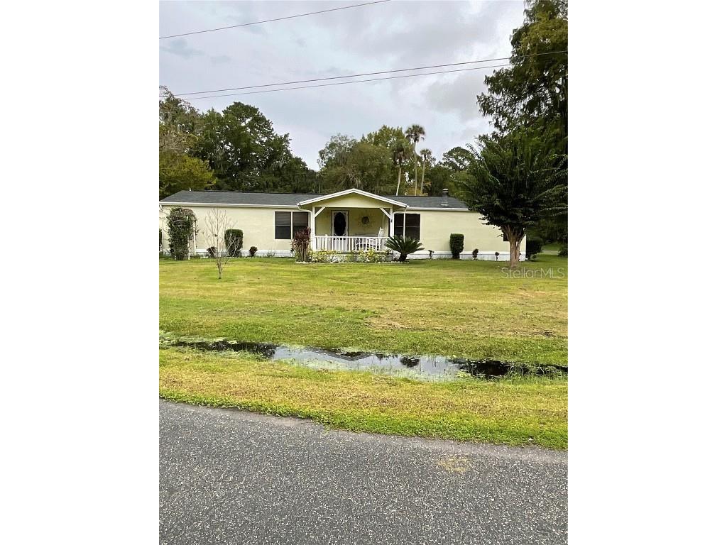 23702 Basin Drive Astor FL 32102 V4938508 image1
