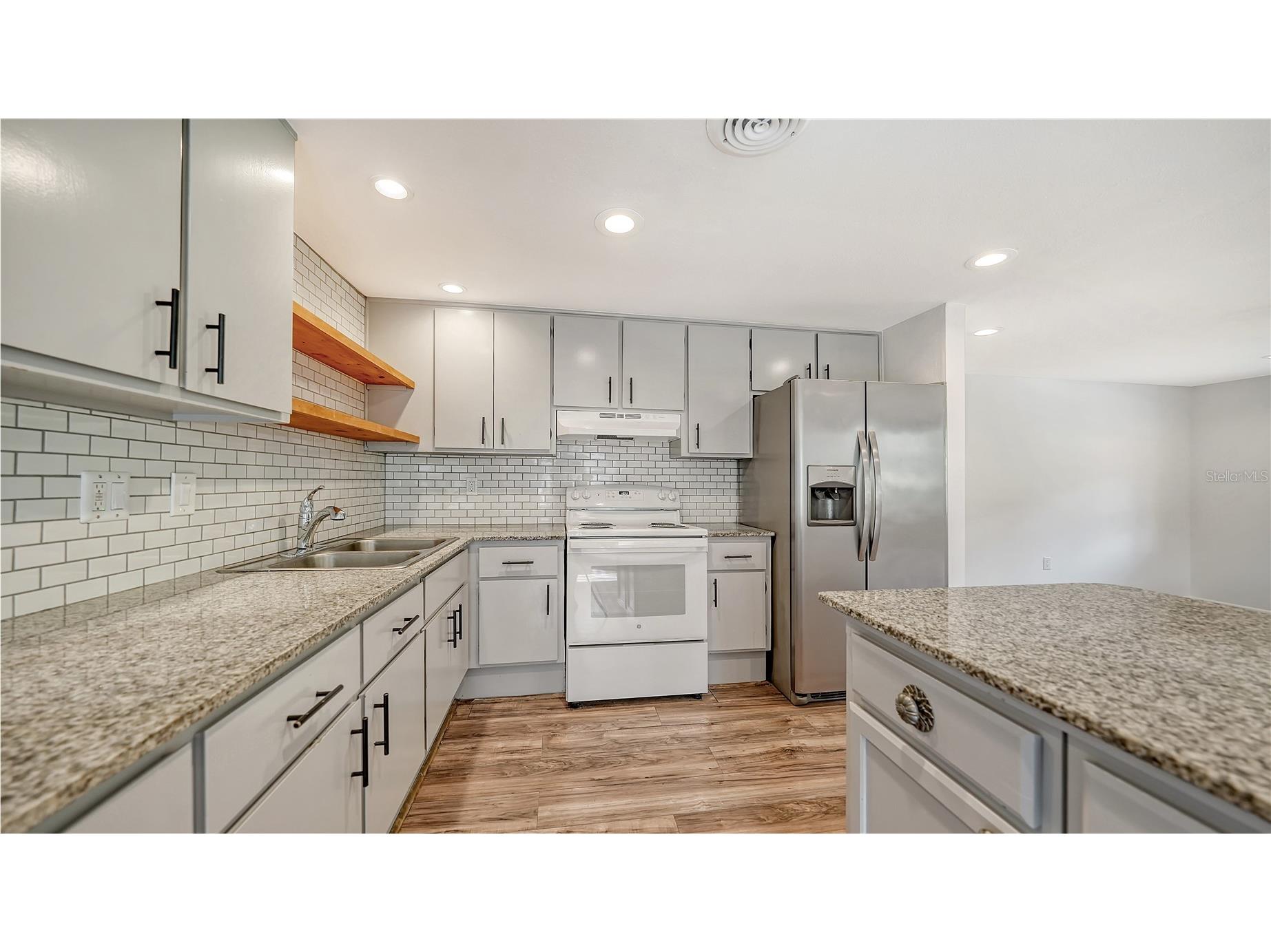 2374 Arlington Street Sarasota FL 34239 A4680088 image10