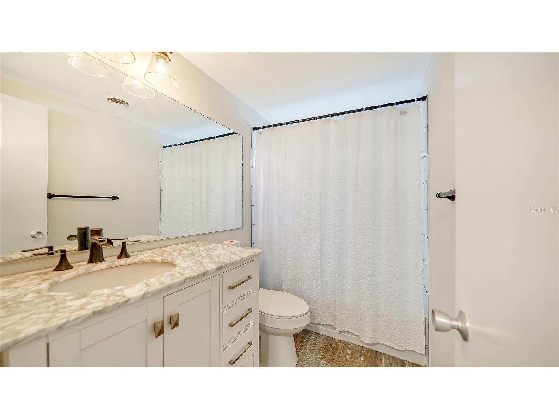 2374 Arlington Street Sarasota FL 34239 A4680088 image16