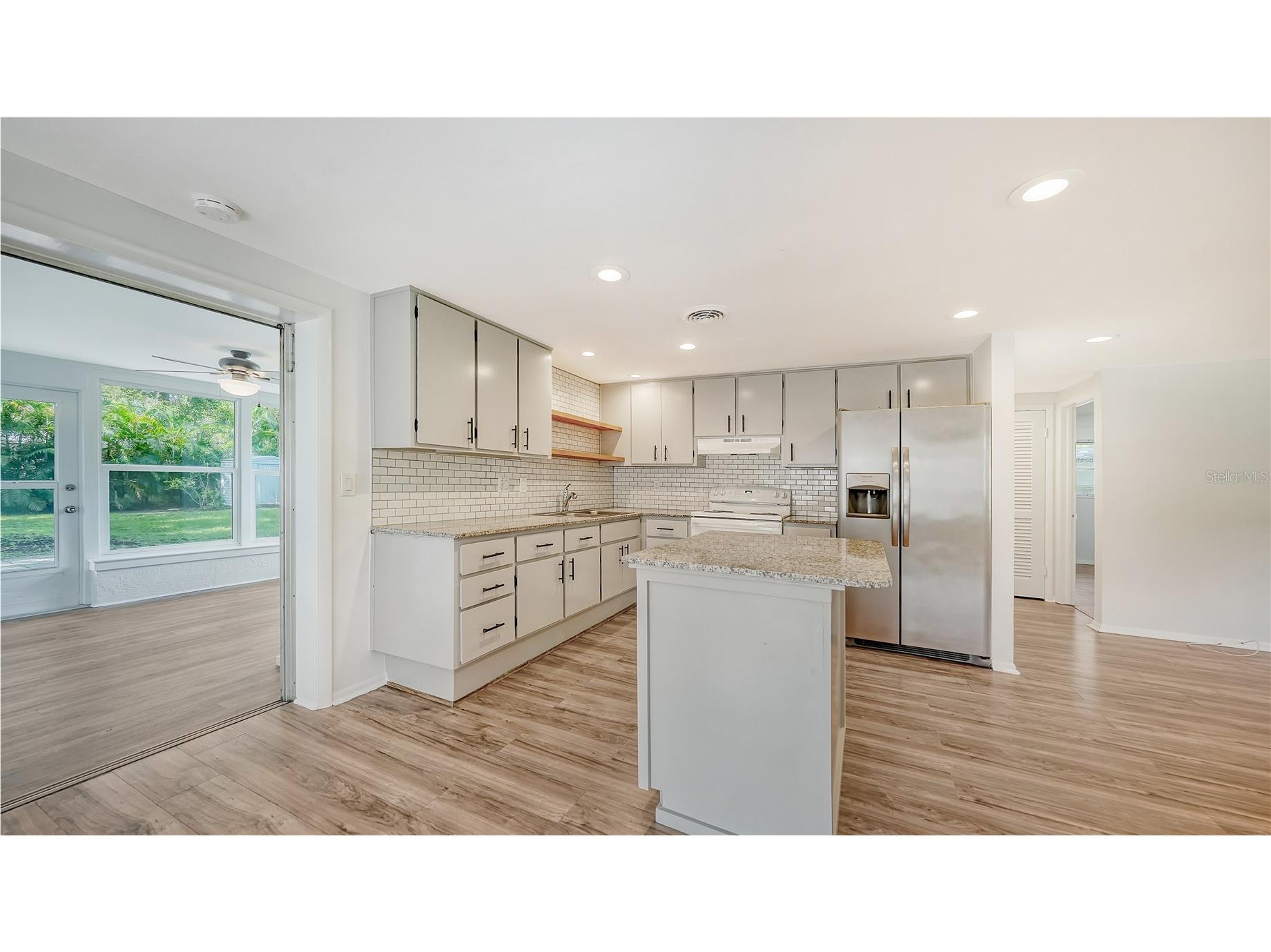 2374 Arlington Street Sarasota FL 34239 A4680088 image8
