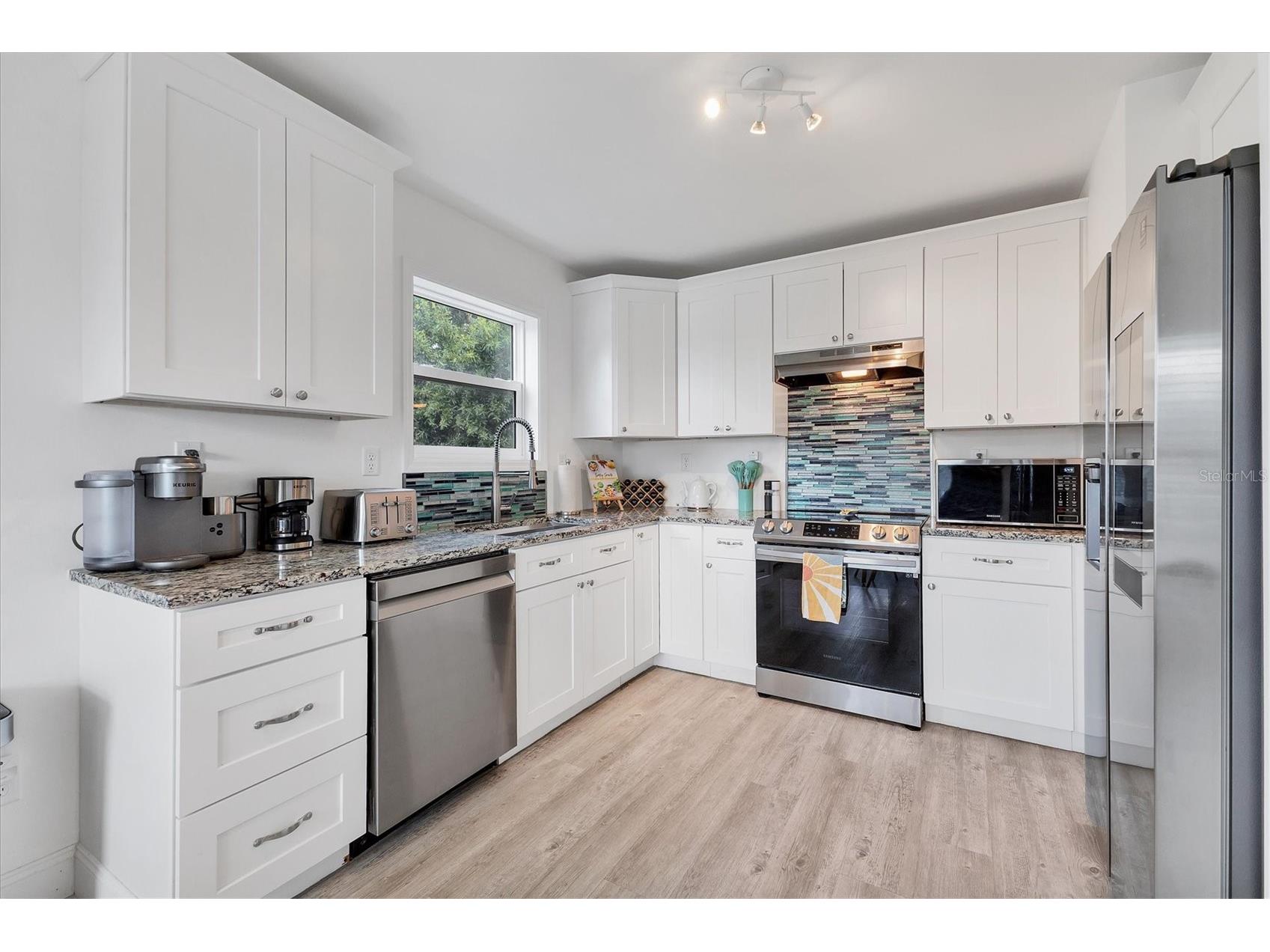 2375 Bahia Vista Street Sarasota FL 34239 A4662778 image18