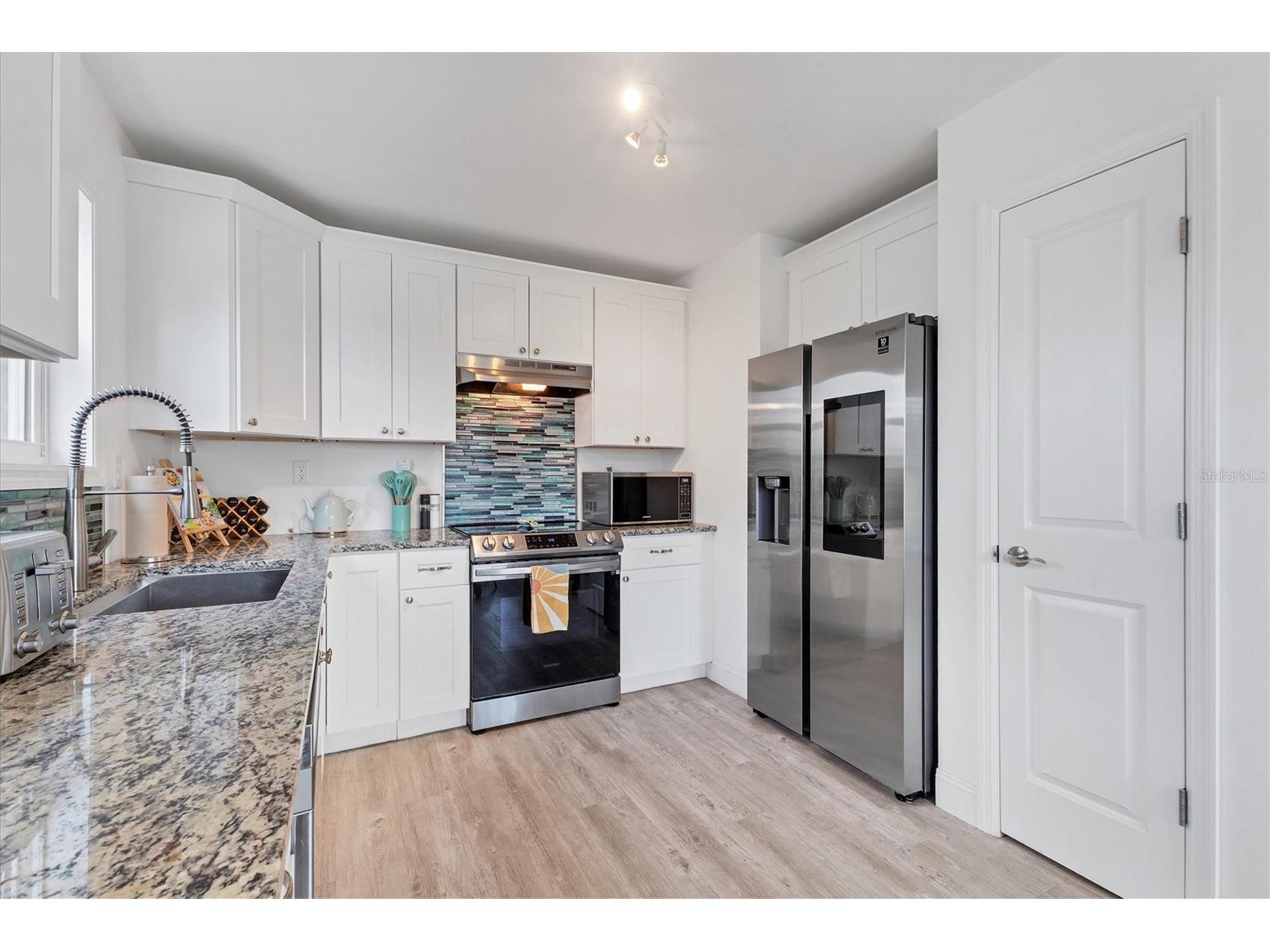 2375 Bahia Vista Street Sarasota FL 34239 A4662778 image19