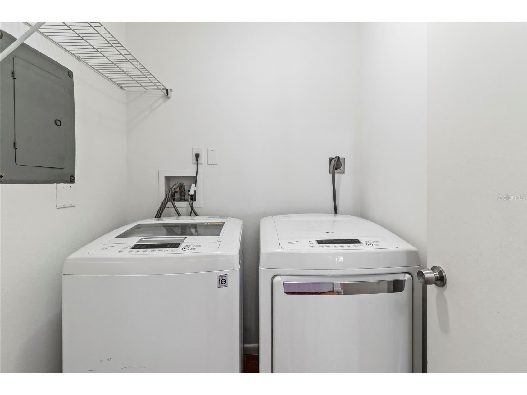 2375 Lakeside Mews #D2 Sarasota FL 34235 A4676142 image26