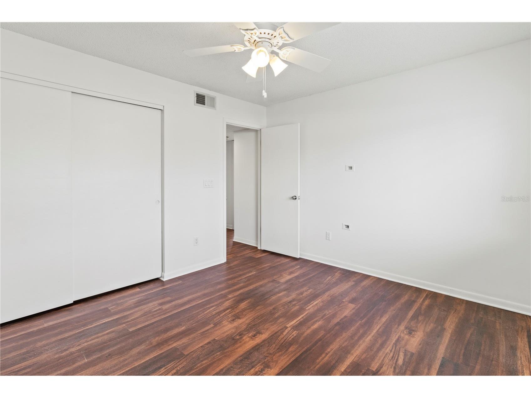 2375 Lakeside Mews #D2 Sarasota FL 34235 A4676142 image27