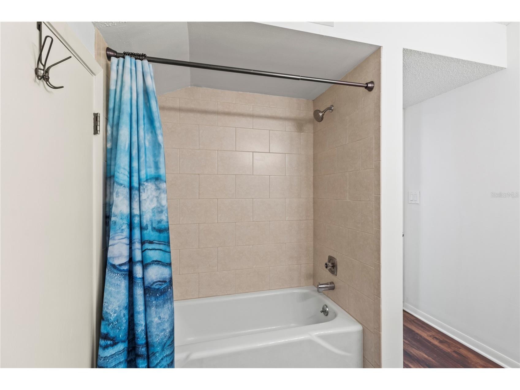 2375 Lakeside Mews #D2 Sarasota FL 34235 A4676142 image30