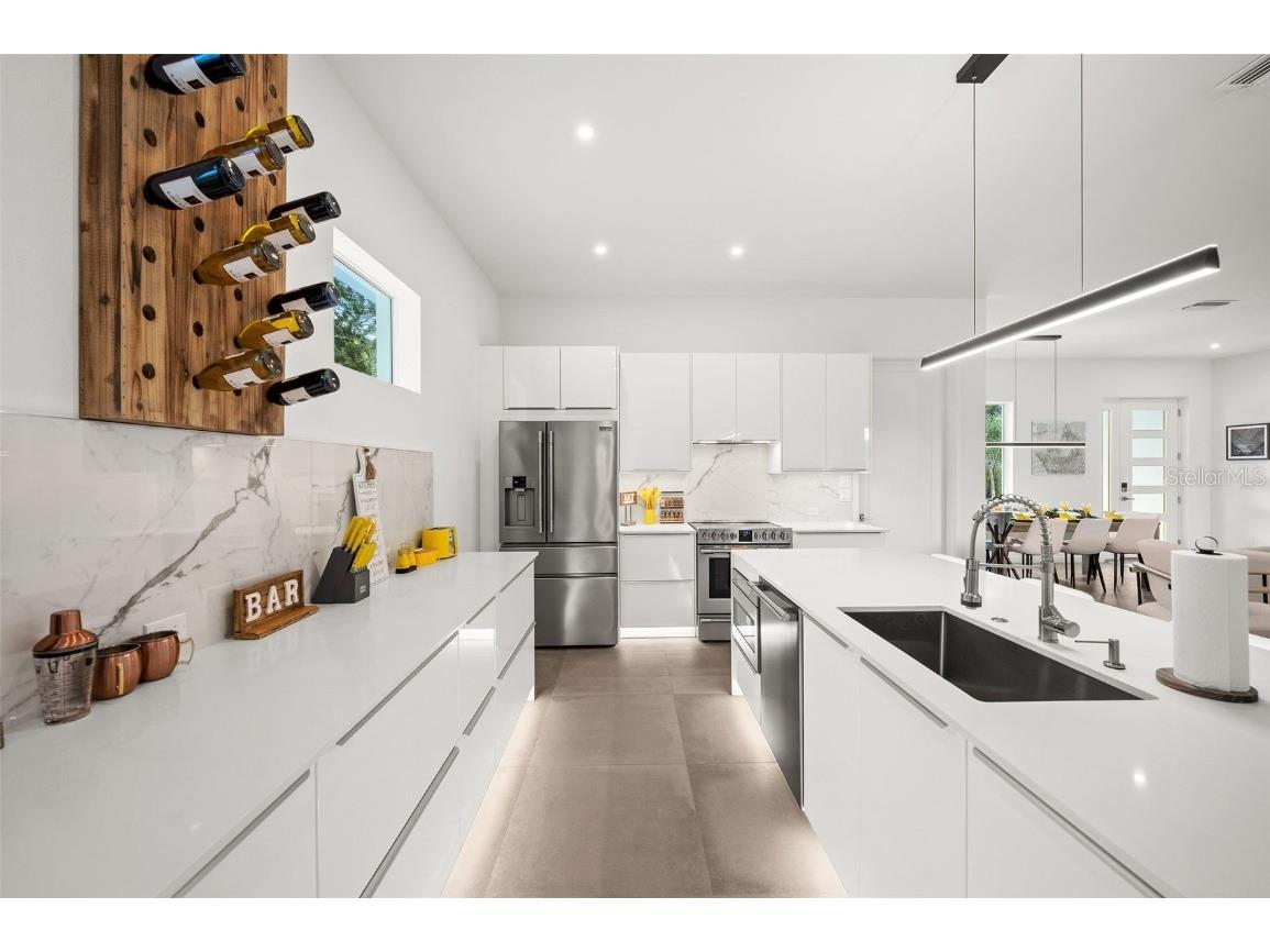 2375 Waldemere Street Sarasota FL 34239 A4654505 image11