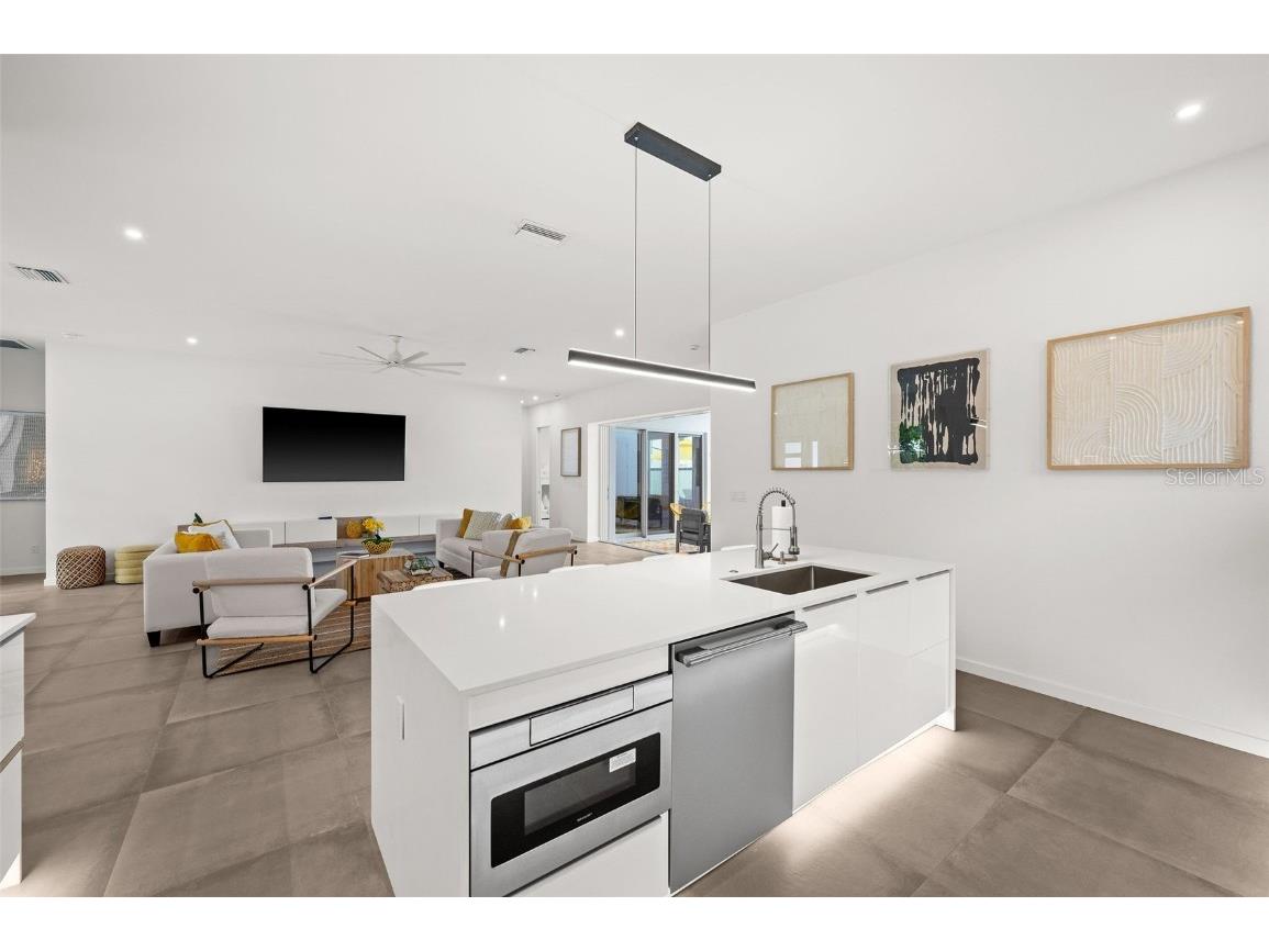 2375 Waldemere Street Sarasota FL 34239 A4654505 image12