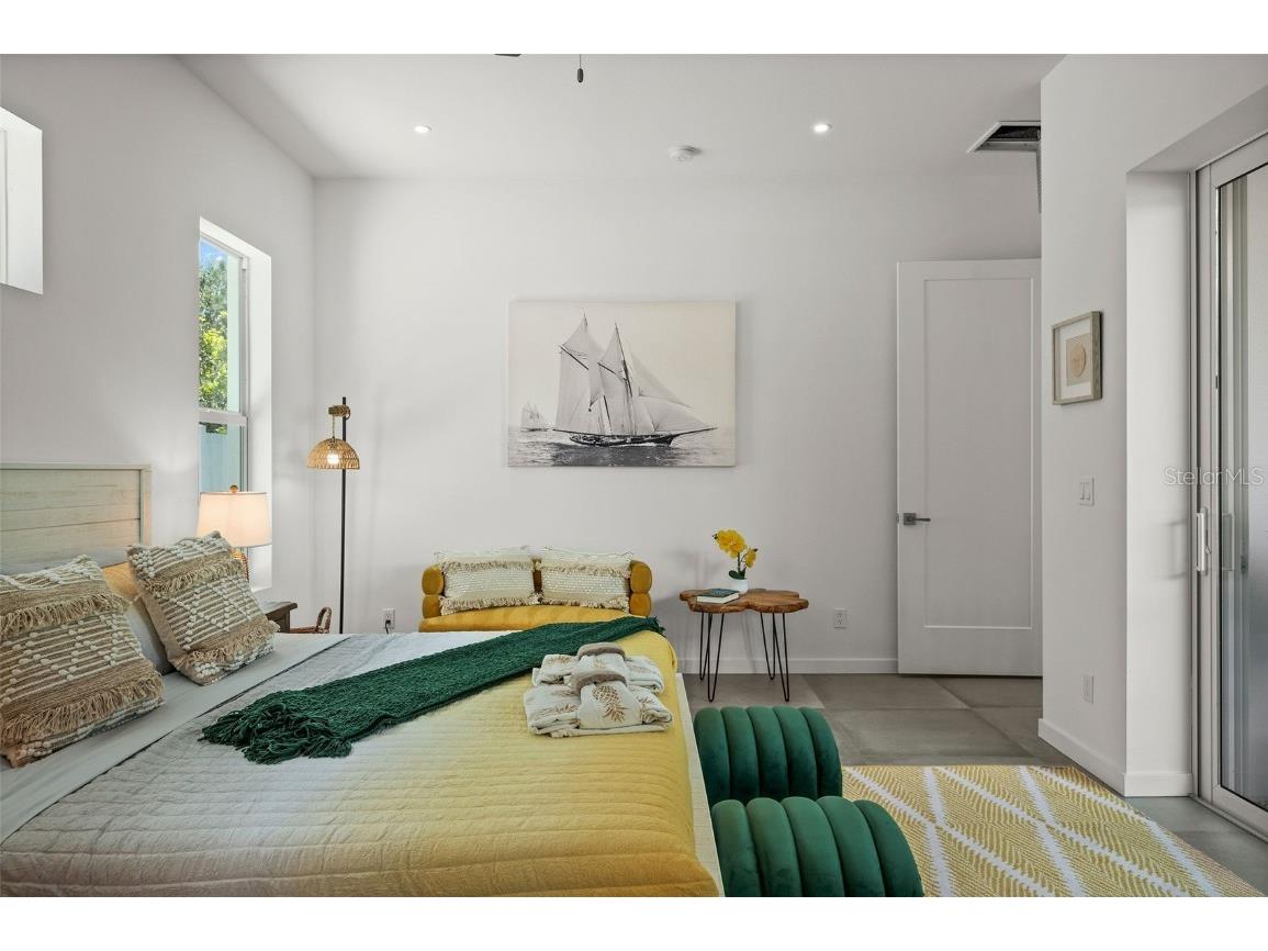 2375 Waldemere Street Sarasota FL 34239 A4654505 image14