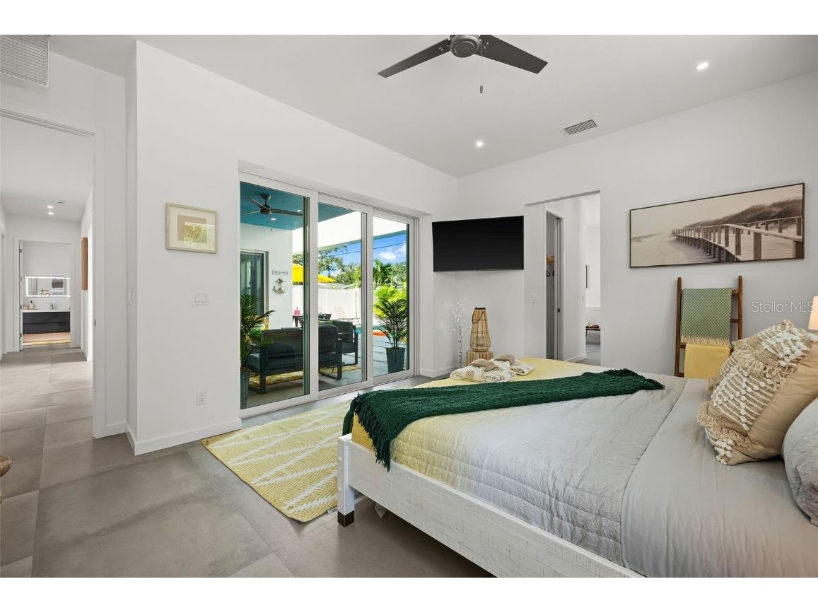 2375 Waldemere Street Sarasota FL 34239 A4654505 image16