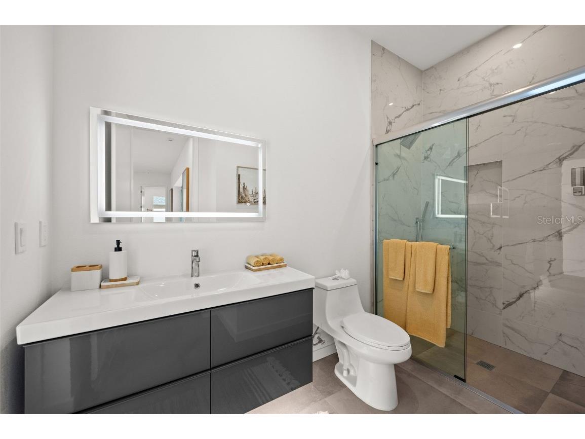 2375 Waldemere Street Sarasota FL 34239 A4654505 image23