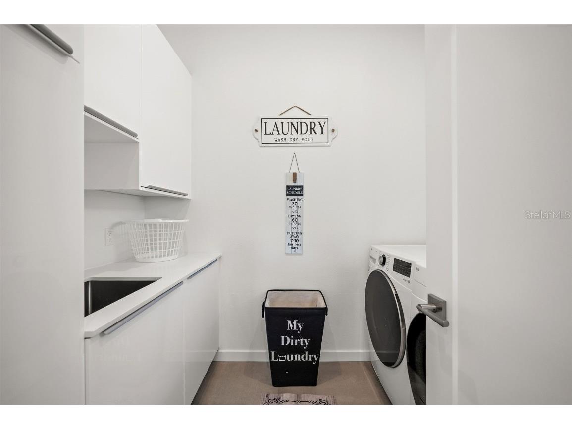 2375 Waldemere Street Sarasota FL 34239 A4654505 image29