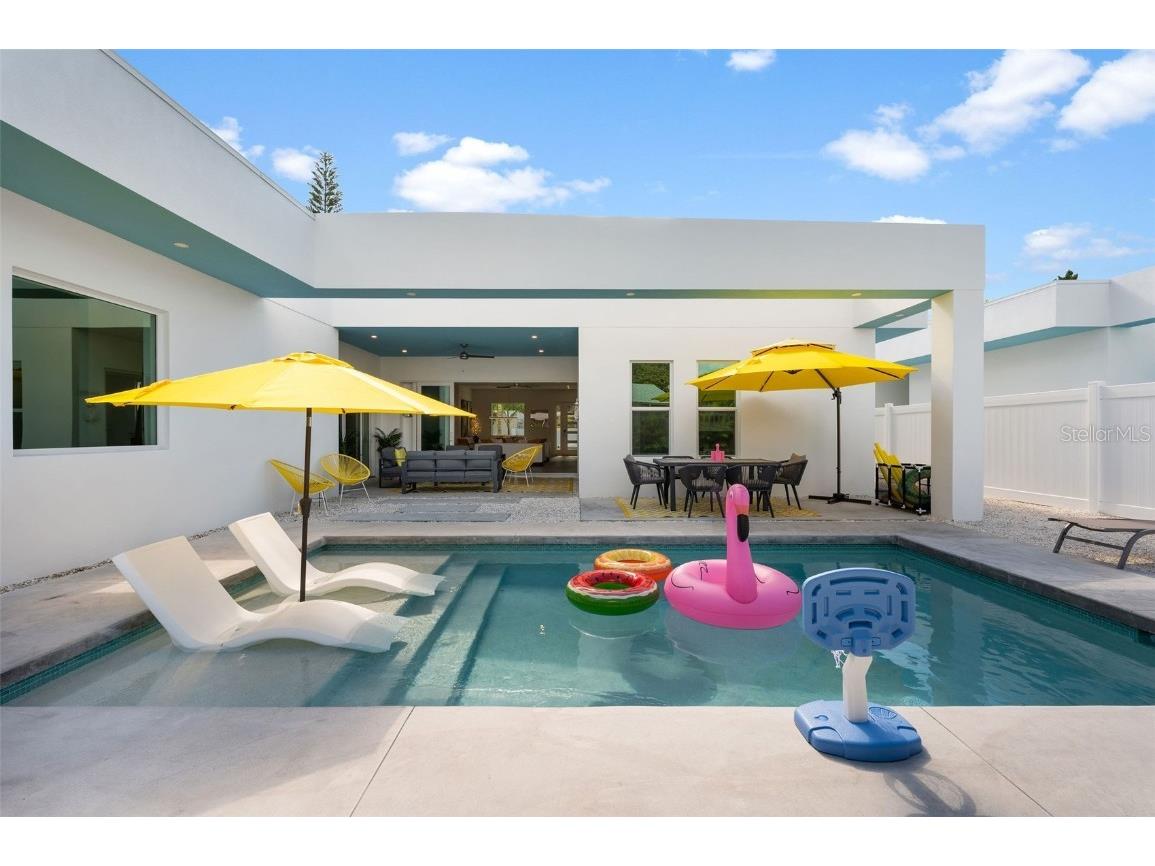 2375 Waldemere Street Sarasota FL 34239 A4654505 image5