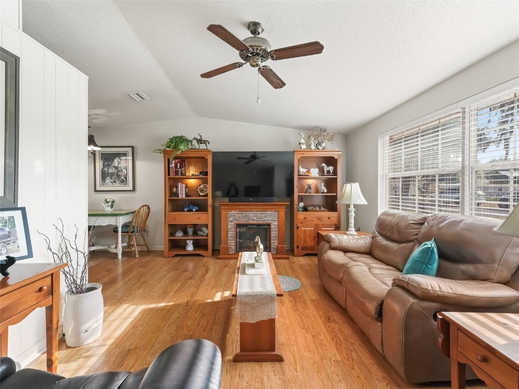 2376 Cr 444 Lake Panasoffkee FL 33538 G5104453 image12