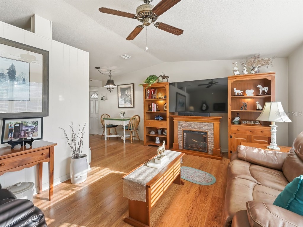 2376 Cr 444 Lake Panasoffkee FL 33538 G5104453 image13