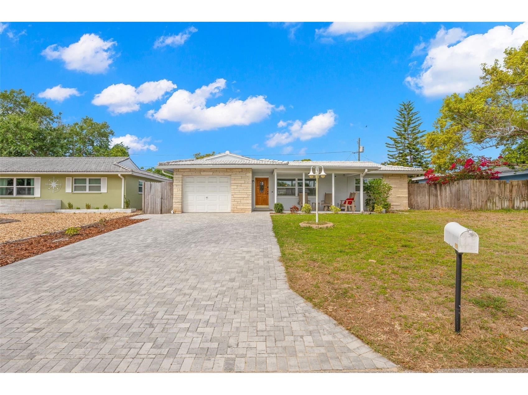 2376 Forest Drive Clearwater FL 33763 TB8492422 image1