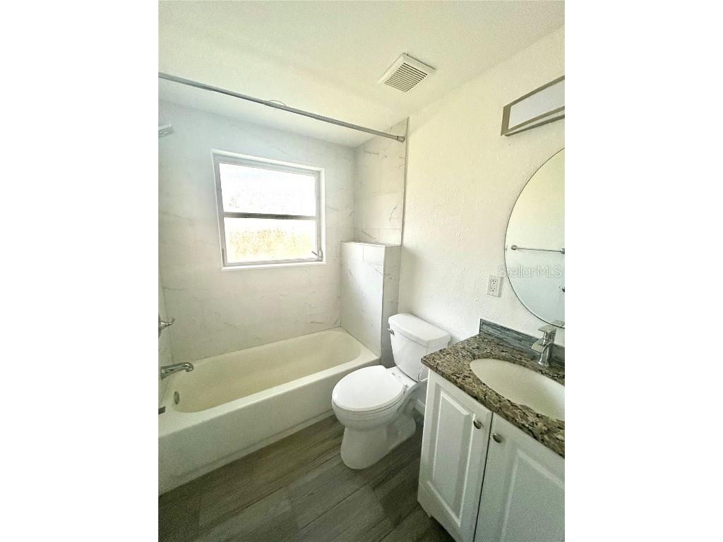 2377 Main Street Sarasota FL 34237 A4670564 image6