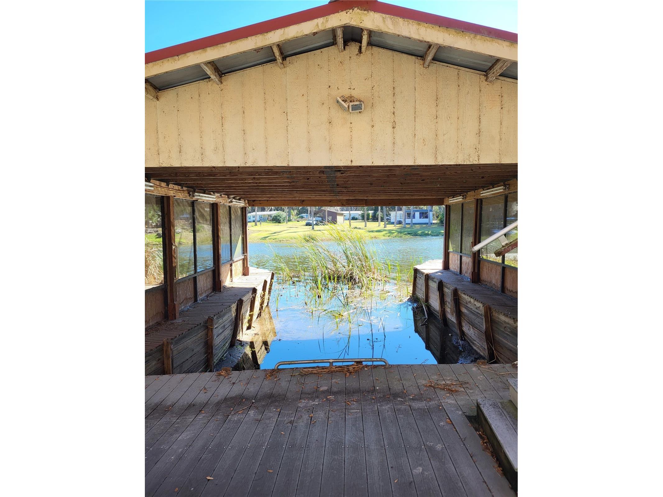 2377 NW 34th Place Lake Panasoffkee FL 33538 - OUTLET RIVER TB8459963 image2