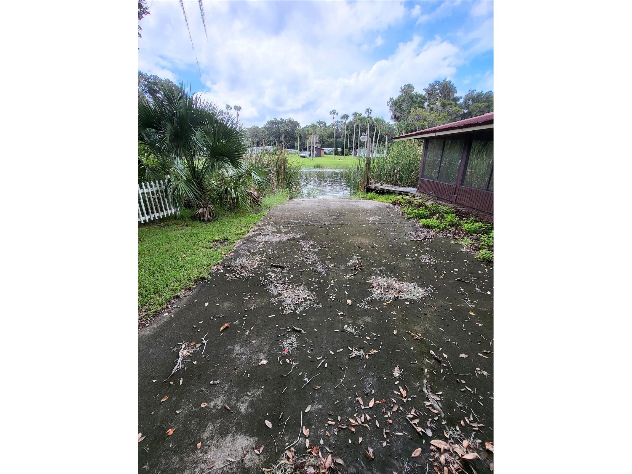 2377 NW 34th Place Lake Panasoffkee FL 33538 - OUTLET RIVER TB8459963 image9