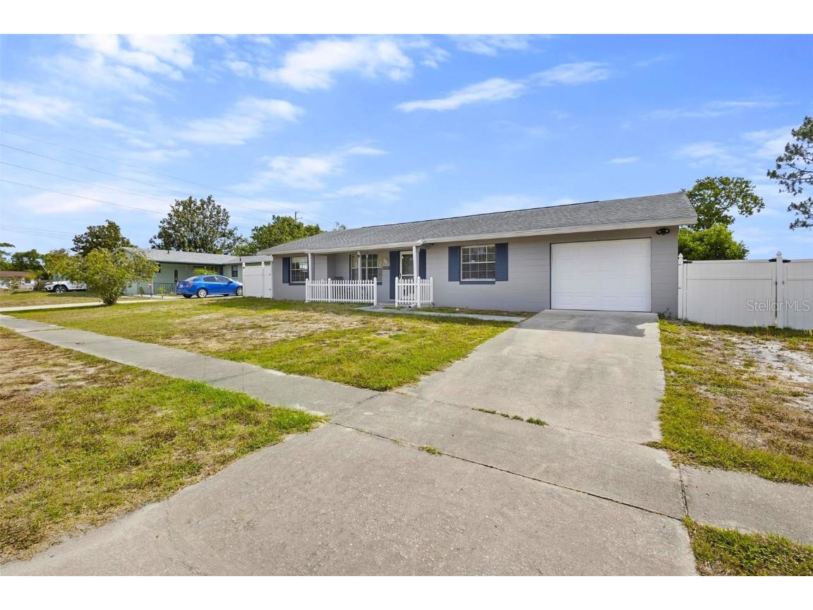 2379 Graham Avenue Deltona FL 32738 V4936091 image1