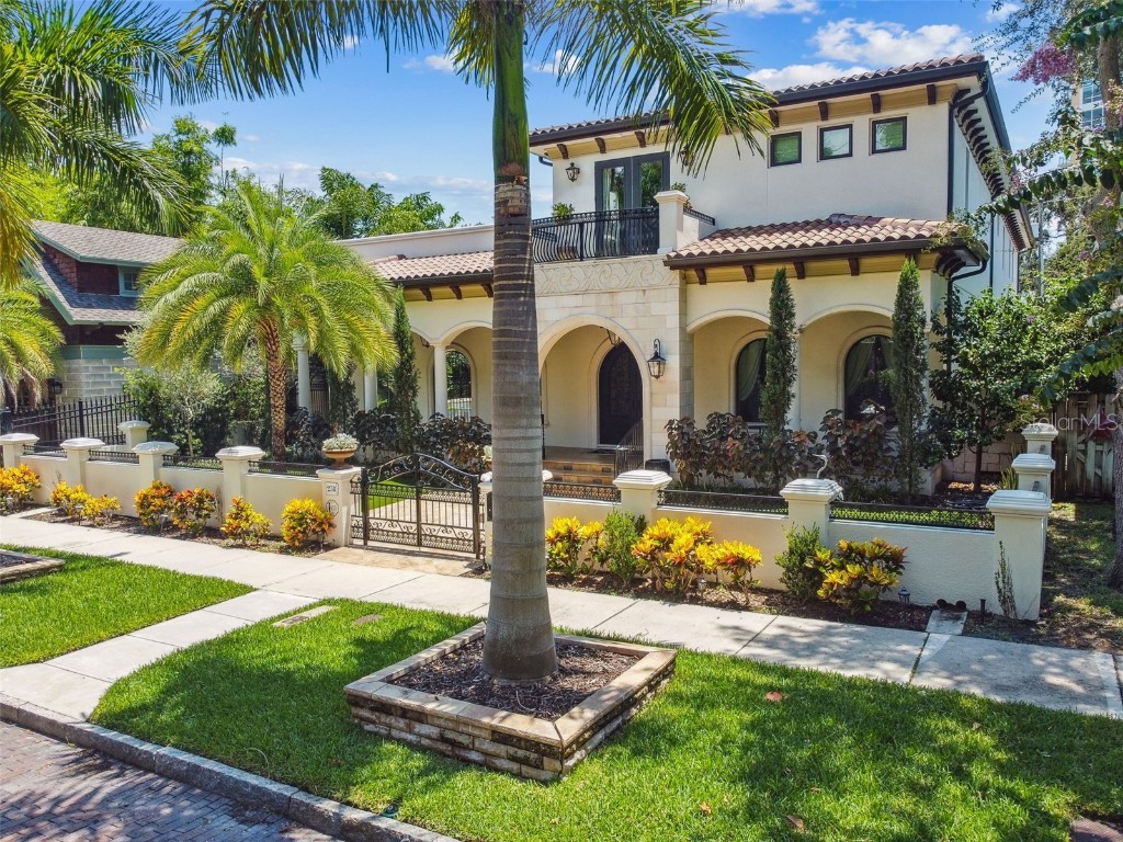 238 6th Avenue NE Saint Petersburg FL 33701 U8207714 image1